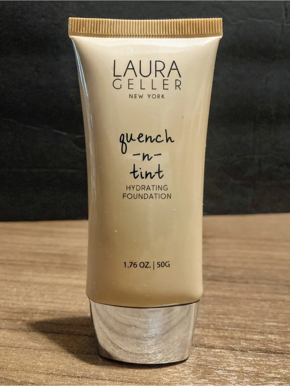 Laura Geller Quench-n-Tint Hydrating Foundation - Light Beige